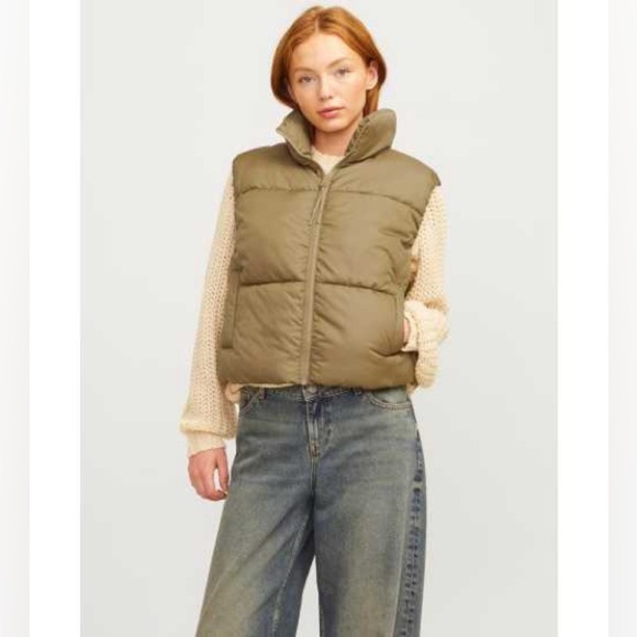 JJXX | cropped olive vest | size medium - Picture 1 of 6
